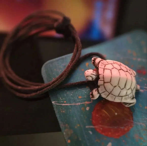 Adjustable Turtle Necklace - Picture 2 of 7